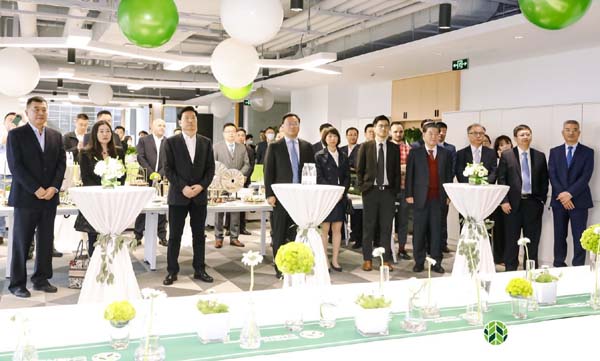 1619748717108293oRxt.jpg auto_5024.jpg